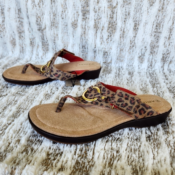 NWT Ariat "Poolside" Velcro Strap Leopard Print Thong Sandals | Women's Size 7B - Picture 7 of 11